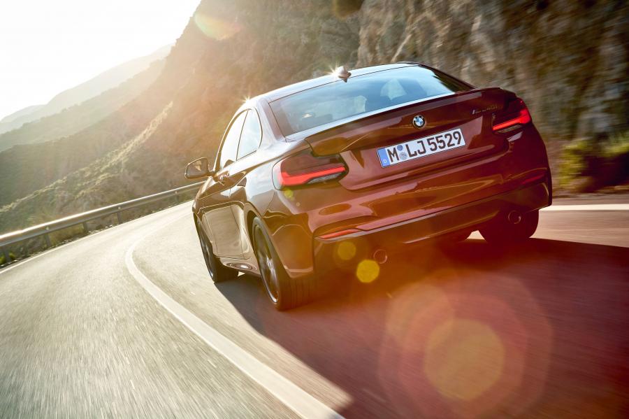  BMW M240i xDrive Coupe 2017 года  (WW) (фото 25 из 116)